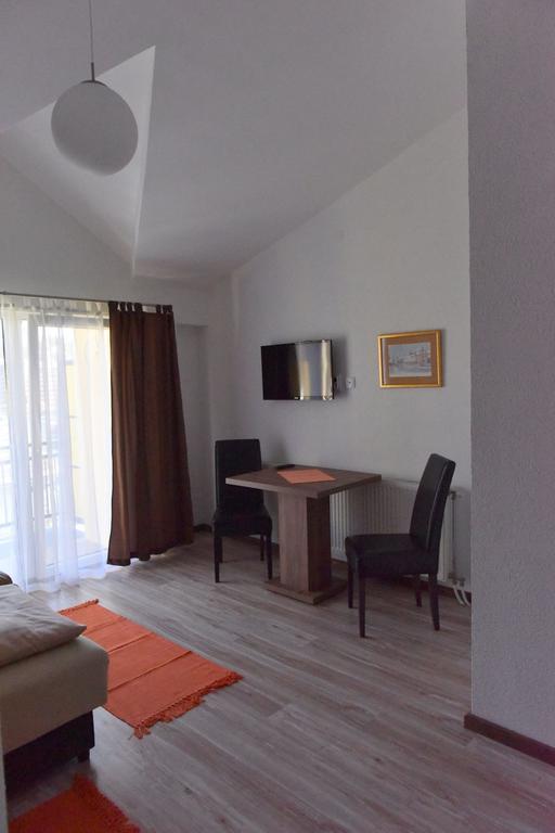 Apartments Victoria 022 브르드니크 외부 사진